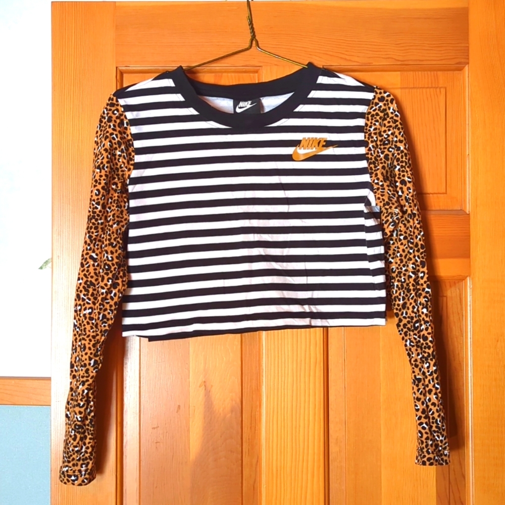 Nike Women's Crop Top, Medium, Mixed Media Stripes and Animal Print LNC